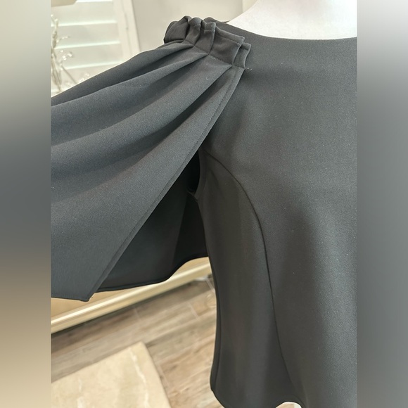 Gracia Top, Draping Over Arms and Sleeveless, Size L - Picture 4 of 9